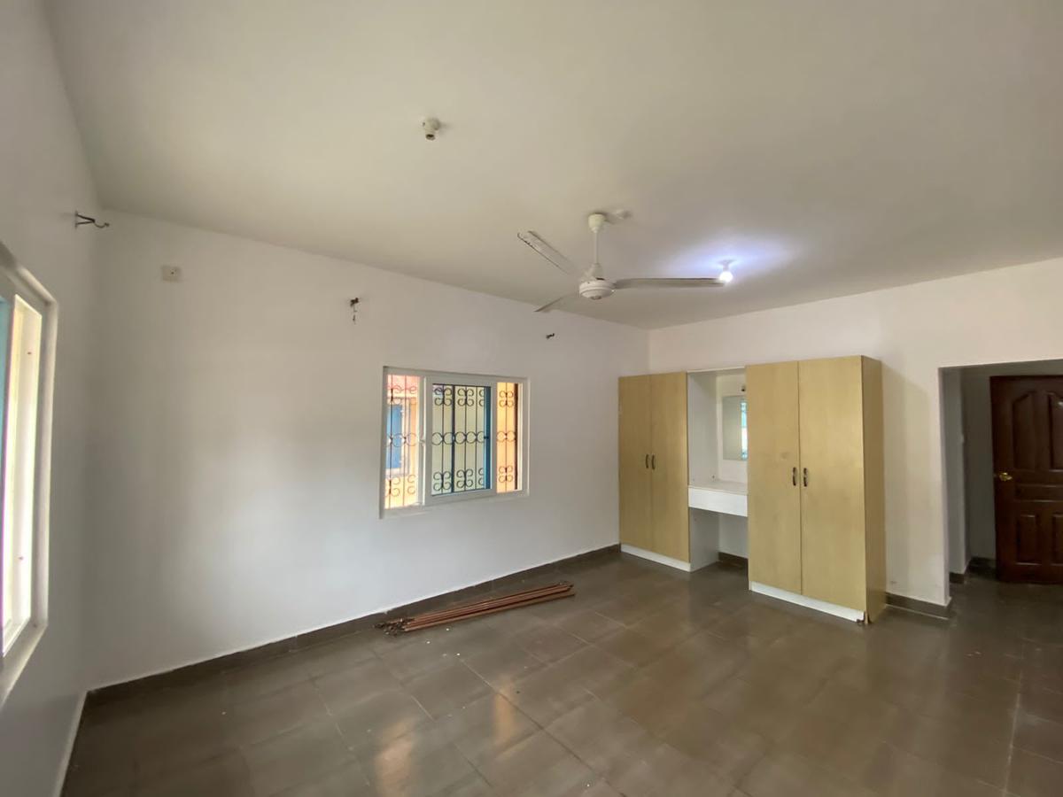 3 Bed Apartment with En Suite at Beach Road - 3