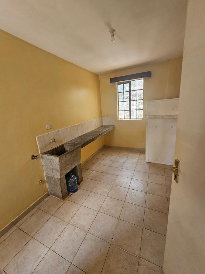 3 Bed Apartment with En Suite at Lavington - 6