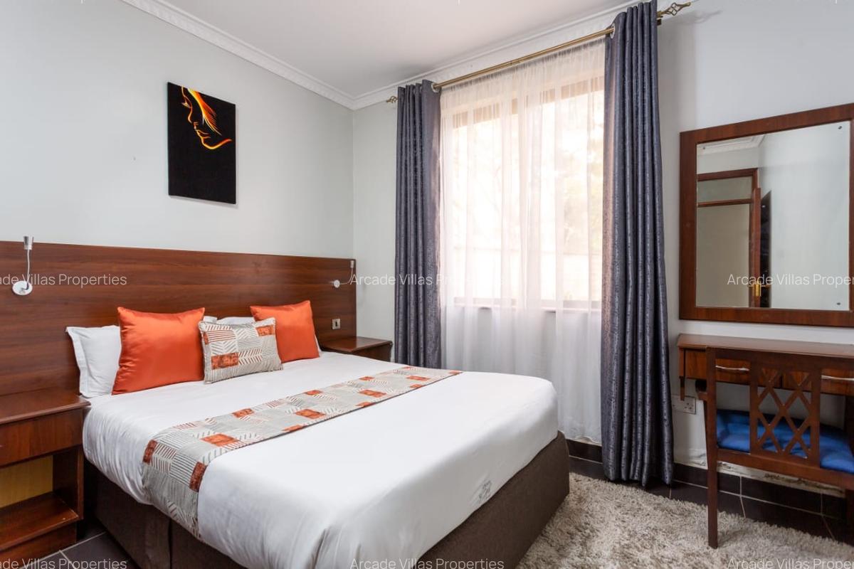 Serviced 1 Bed Apartment with En Suite in Riverside - 13