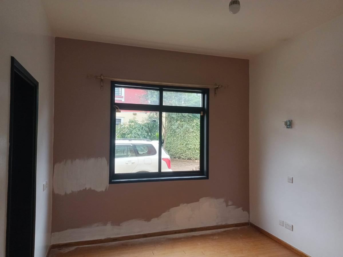 5 Bed Townhouse with En Suite at Lavington - 15