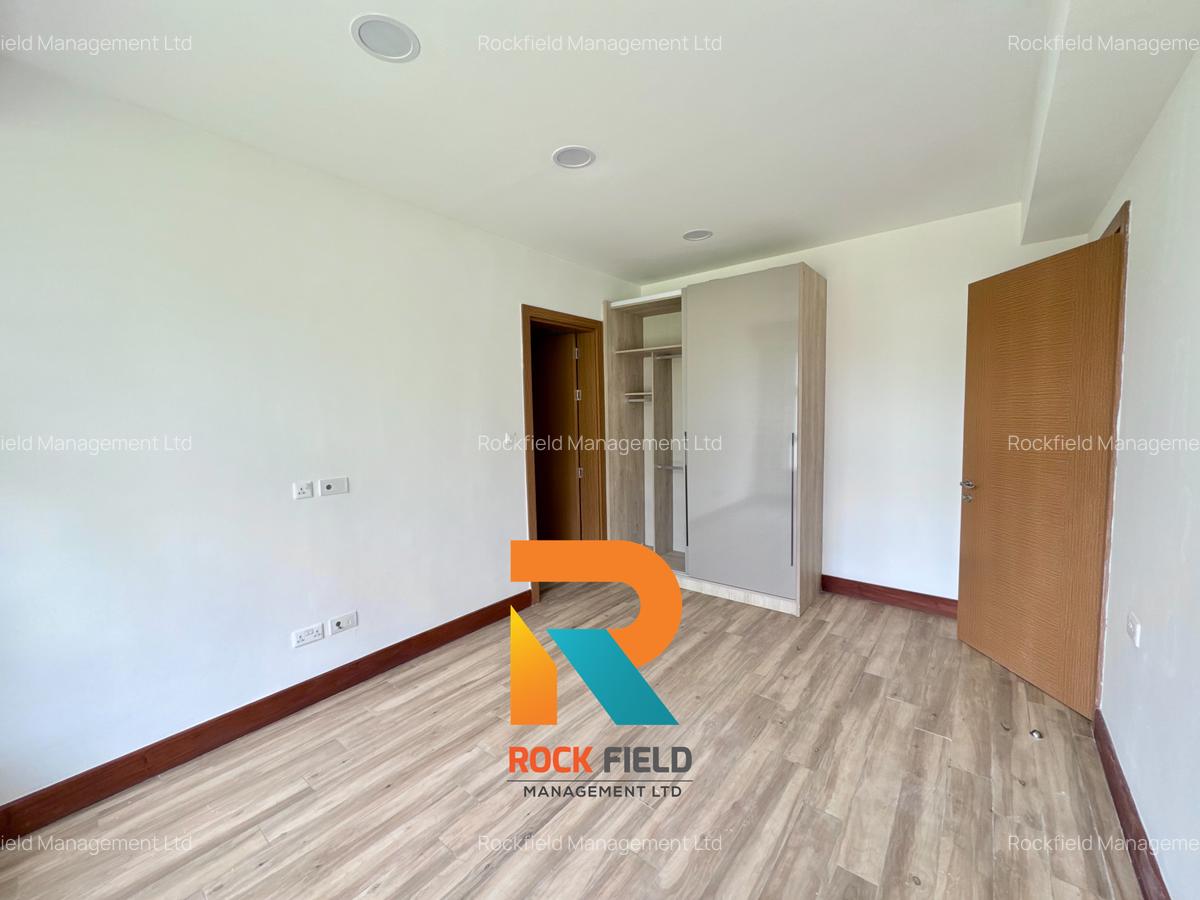 2 Bed Apartment with En Suite in Parklands - 14