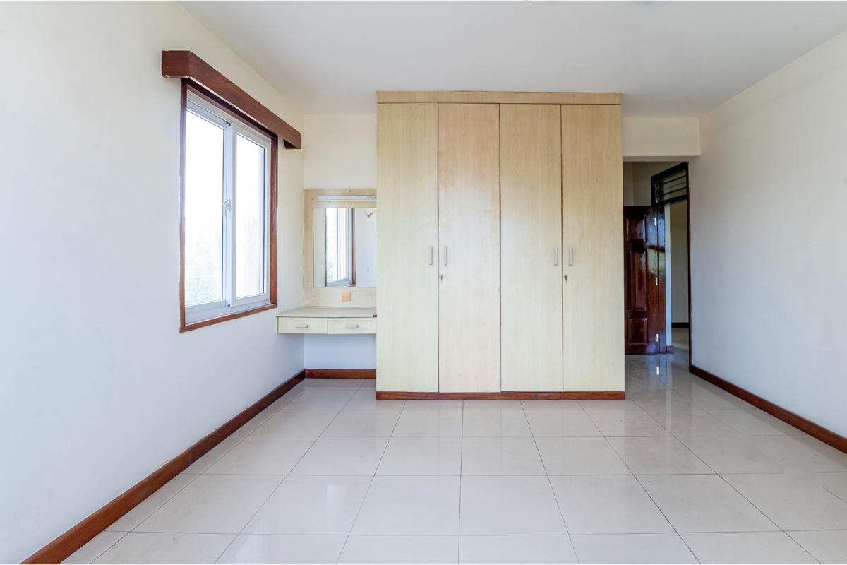 3 Bed Apartment with En Suite in Nyali Area - 10