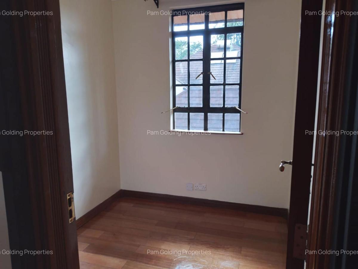 4 Bed House with En Suite in Karen - 6