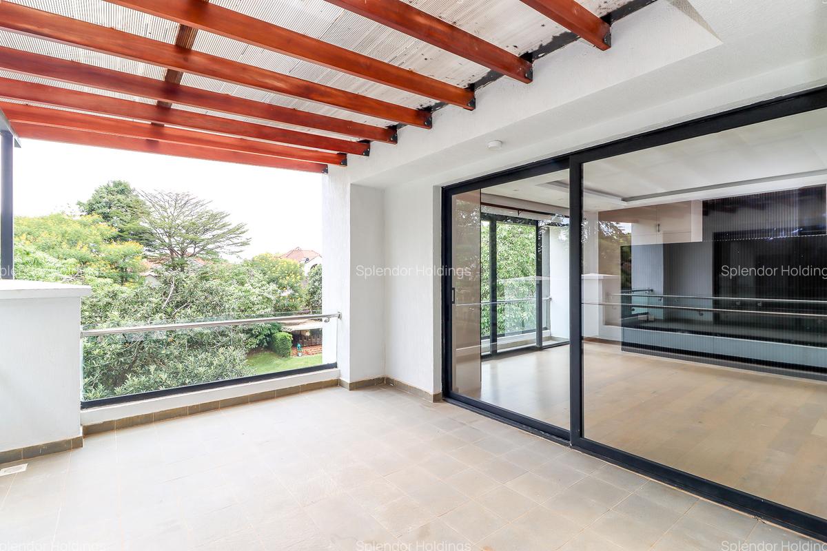 4 Bed Townhouse with En Suite in Lavington - 14