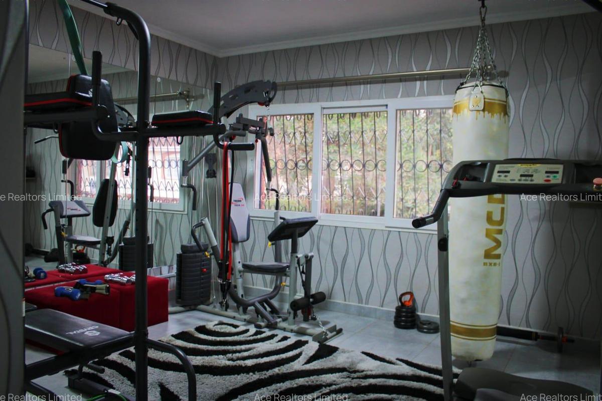 6 Bed Townhouse with En Suite at Off Brookside Drive - 7