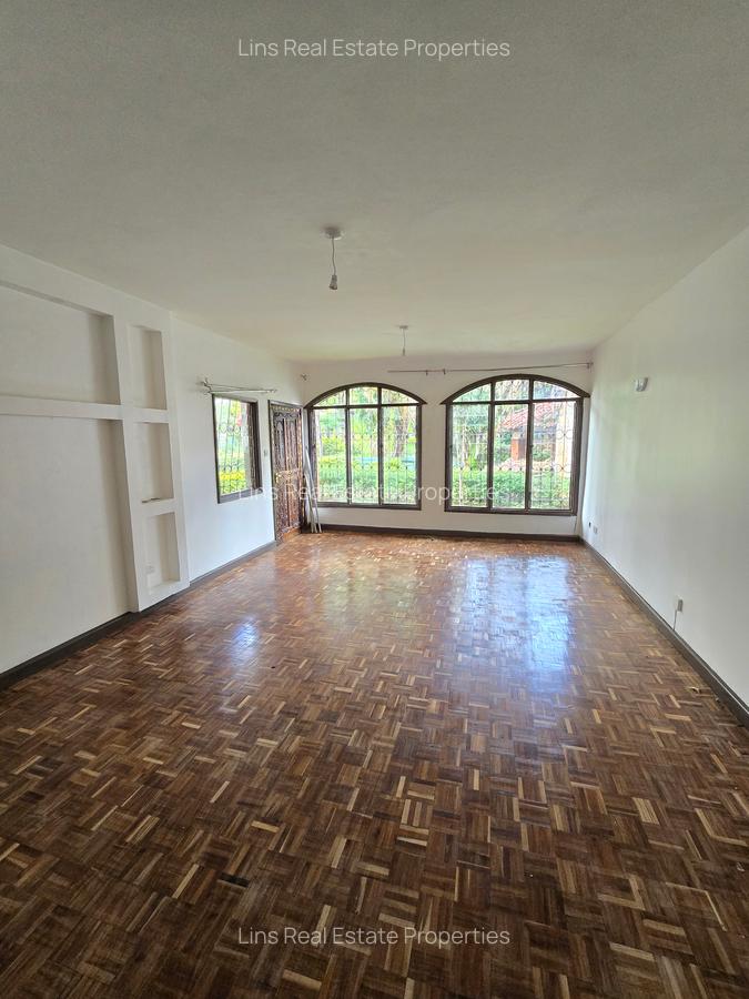 4 Bed Townhouse with En Suite in Lavington - 6