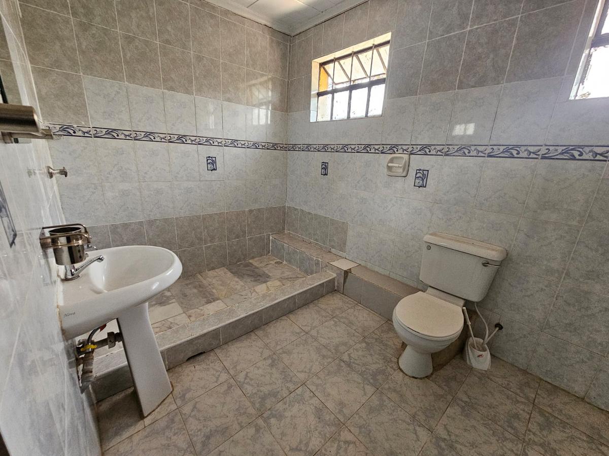 5 Bed House with En Suite in Nyari - 10