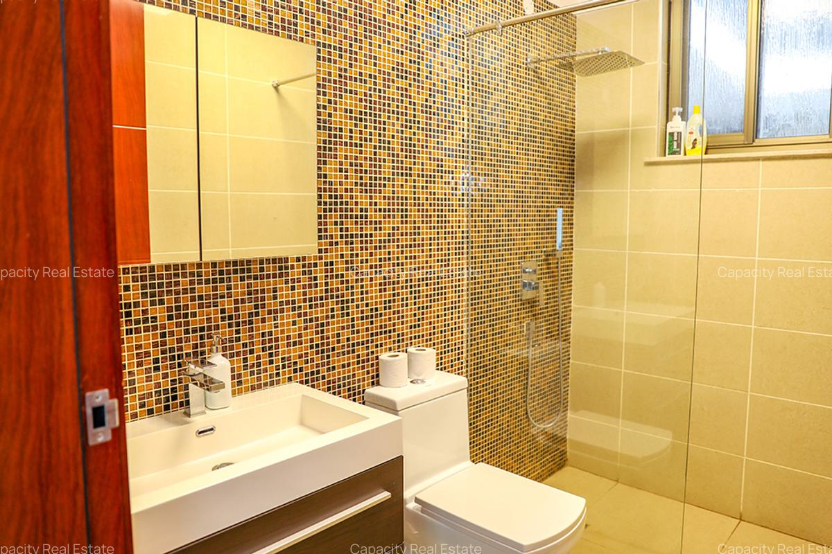 3 Bed Apartment with En Suite in Parklands - 4