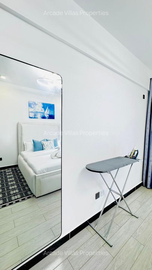 Serviced 1 Bed Apartment with En Suite in Lavington - 12