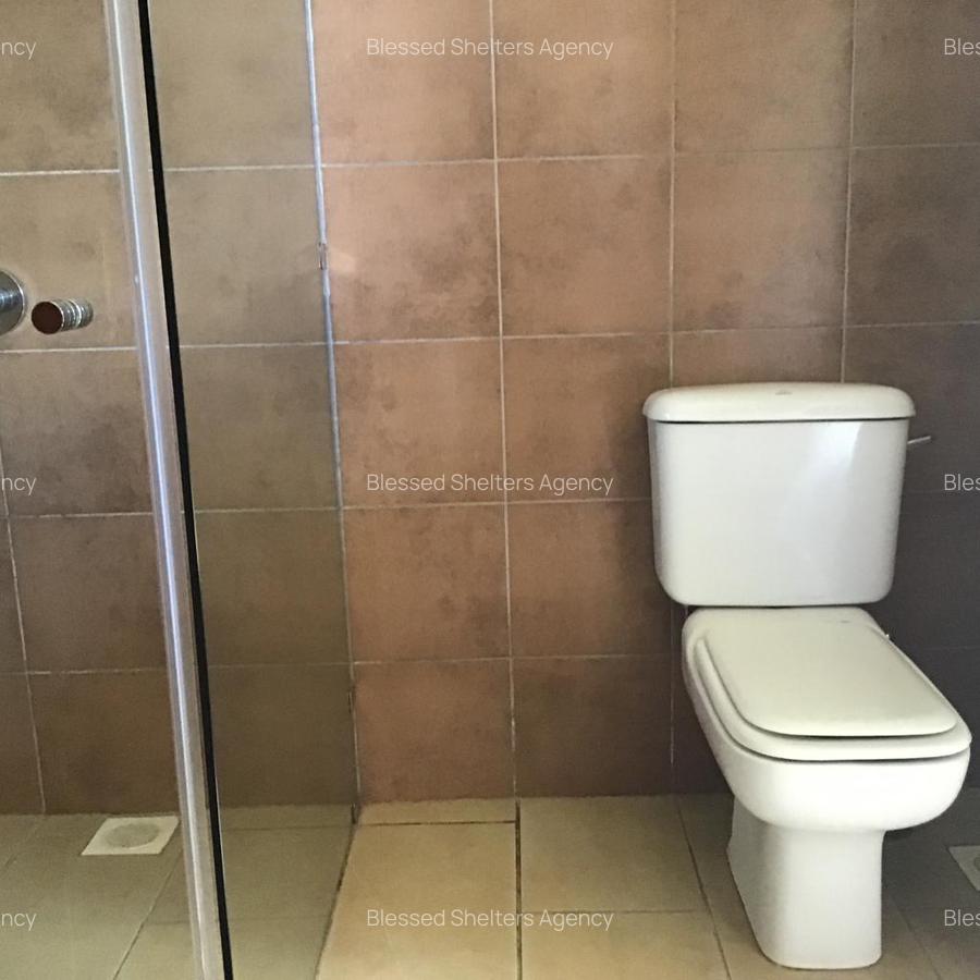 4 Bed House with En Suite in Runda - 7