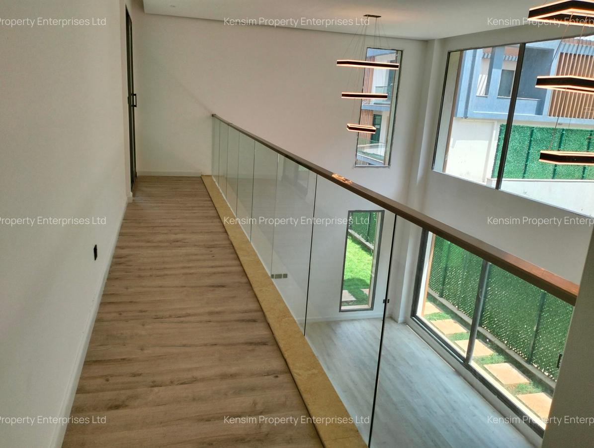5 Bed Townhouse with En Suite in Lavington - 16