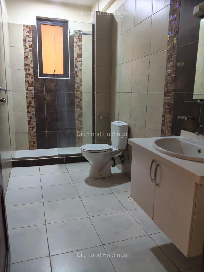 4 Bed Apartment with En Suite at Parklands - 8