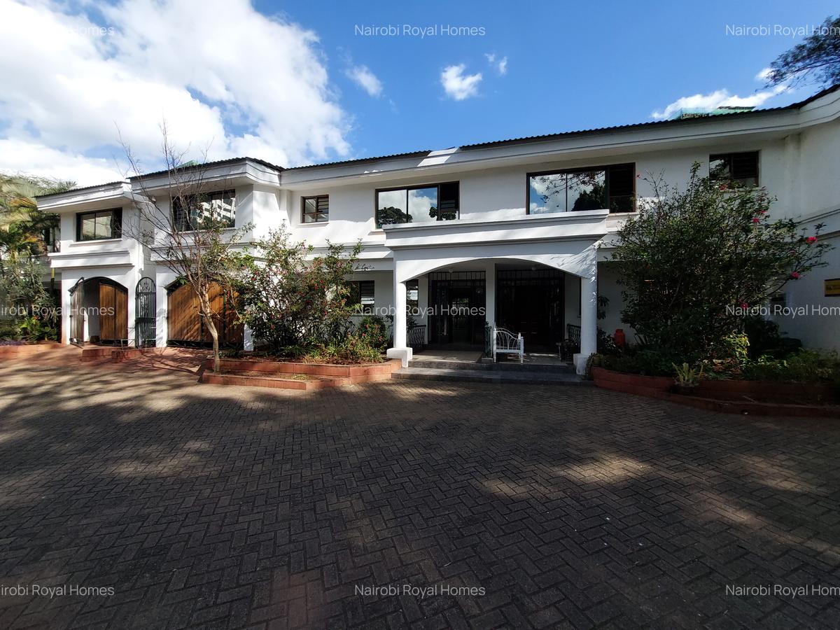 4 Bed Townhouse with En Suite at Gem Lane - 2