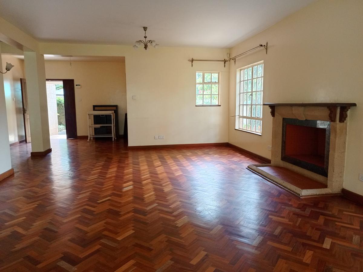 5 Bed Villa with En Suite in Lavington - 3