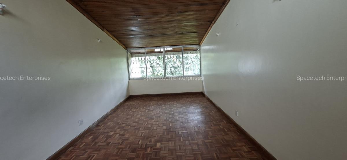 4 Bed Townhouse with En Suite in Spring Valley - 9