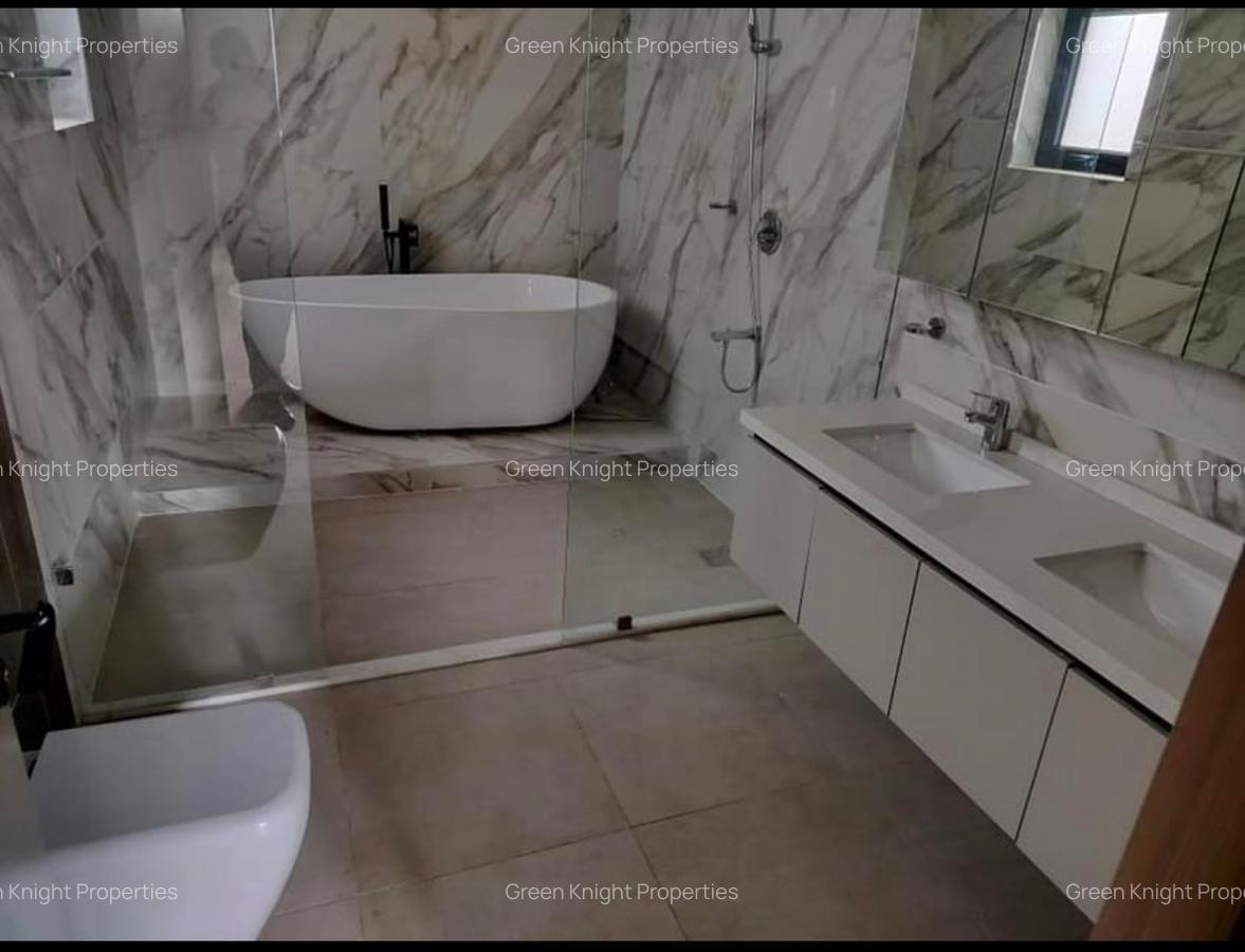 5 Bed Townhouse with En Suite in Lavington - 6