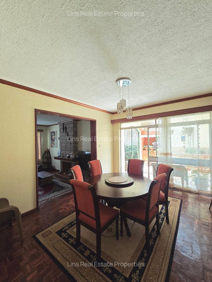 4 Bed Townhouse with En Suite in Brookside - 11