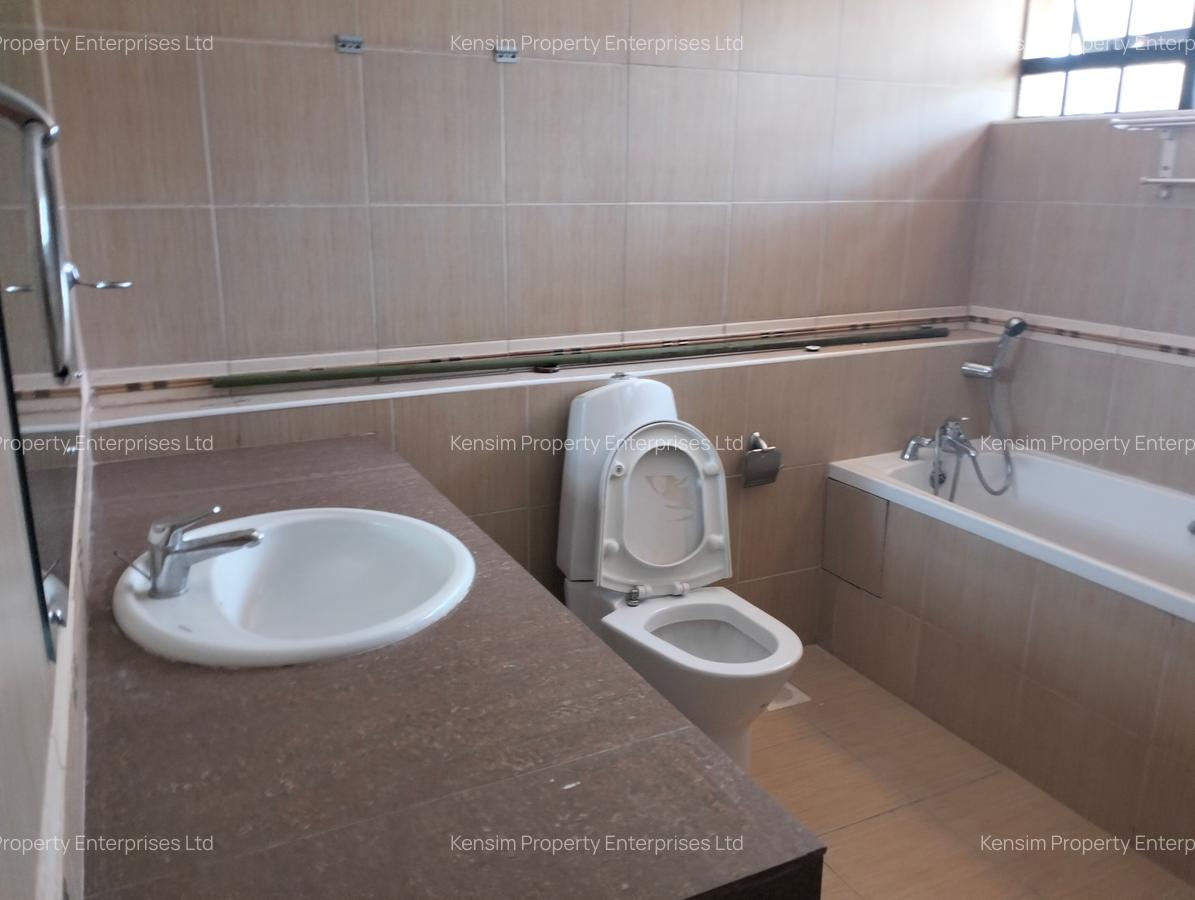 4 Bed Townhouse with En Suite in Lavington - 8