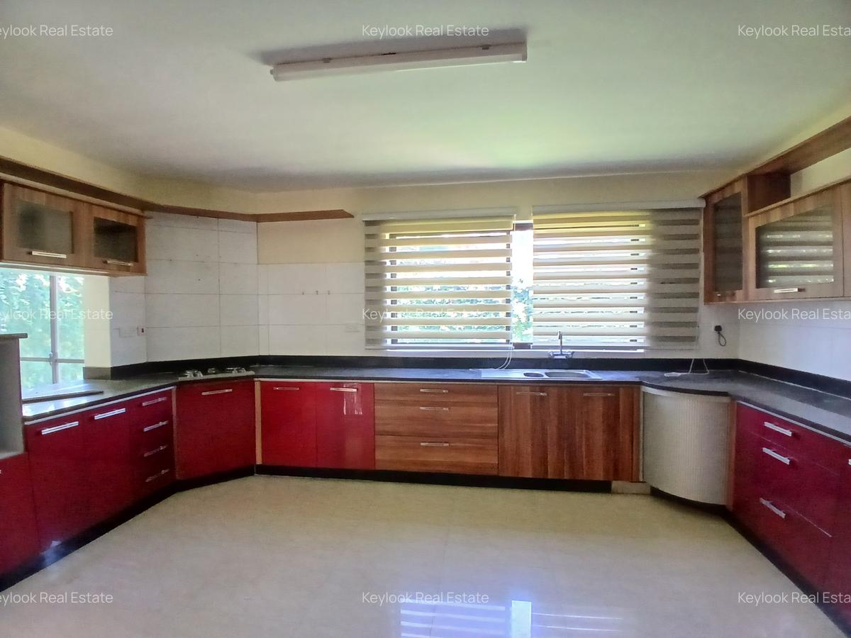 5 Bed Townhouse with En Suite at Gravelia Groove - 19