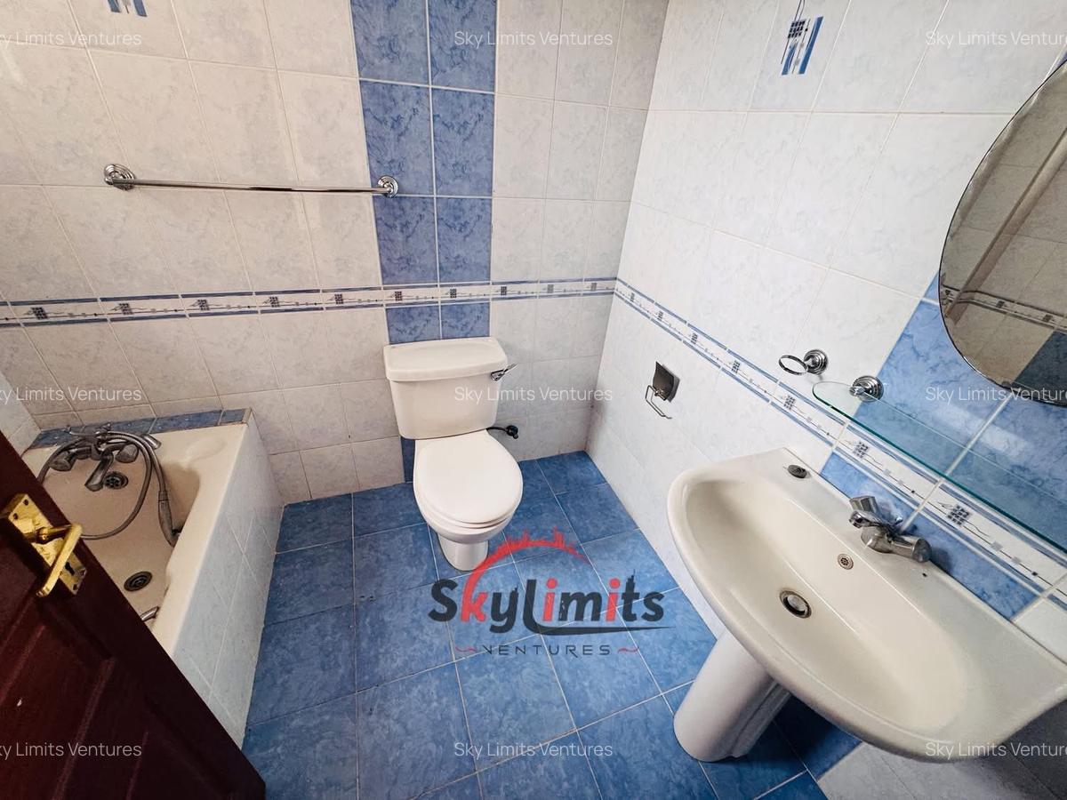 4 Bed Townhouse with En Suite at Redhill Rd - 17