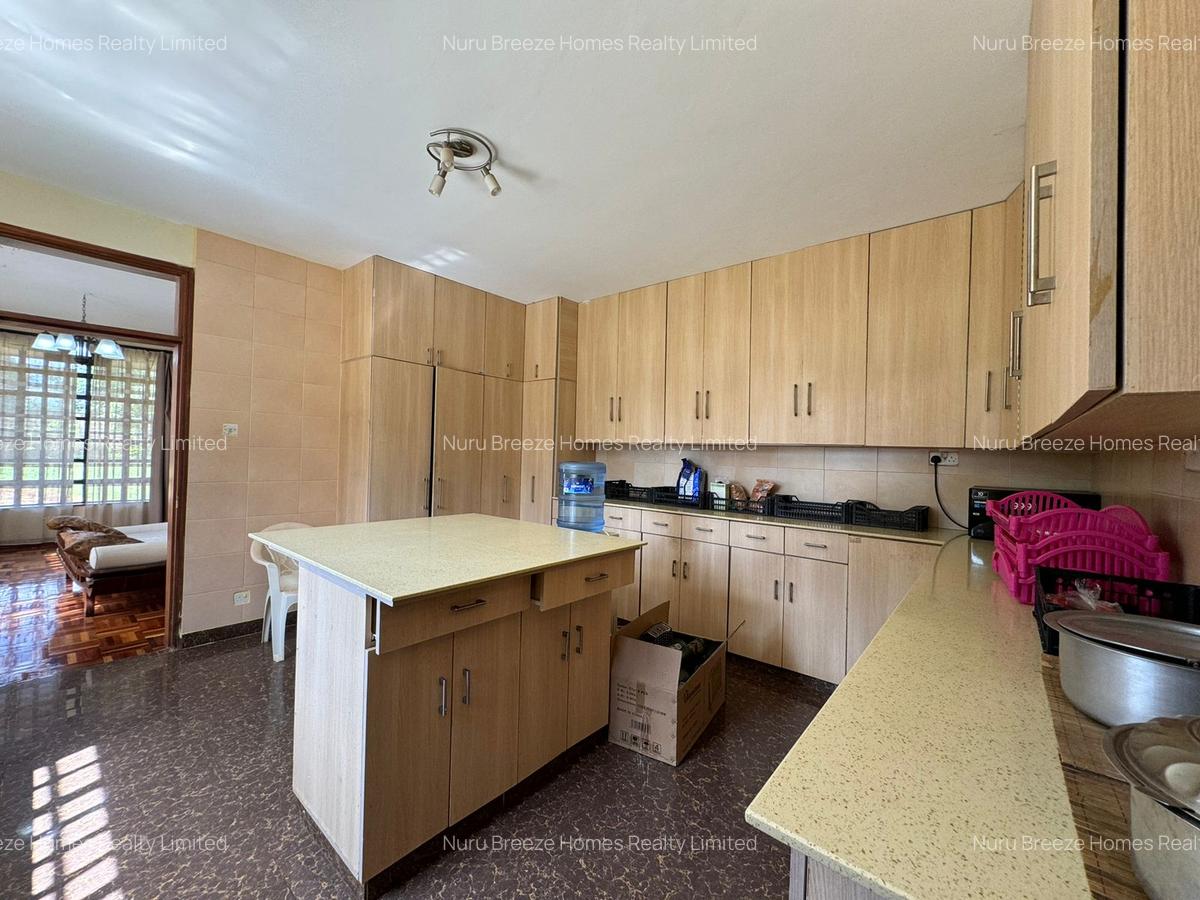 4 Bed House with En Suite in Runda - 3