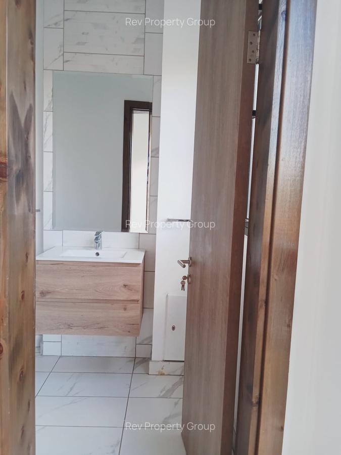 1 Bed Apartment with En Suite in Gigiri - 16