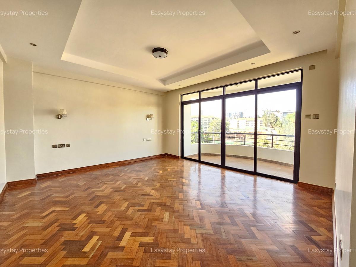 3 Bed Apartment with En Suite in Riverside - 6