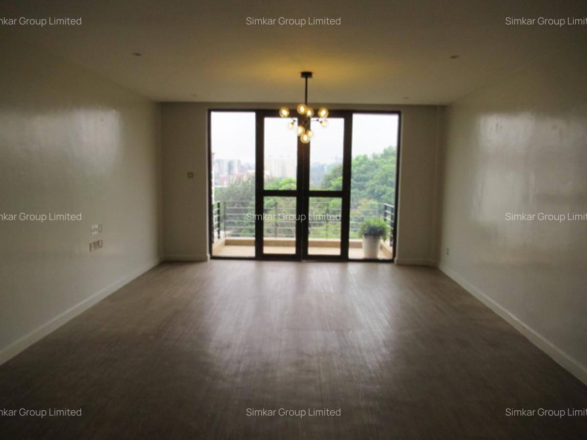 2 Bed Apartment with En Suite at Riverside Drive - 4