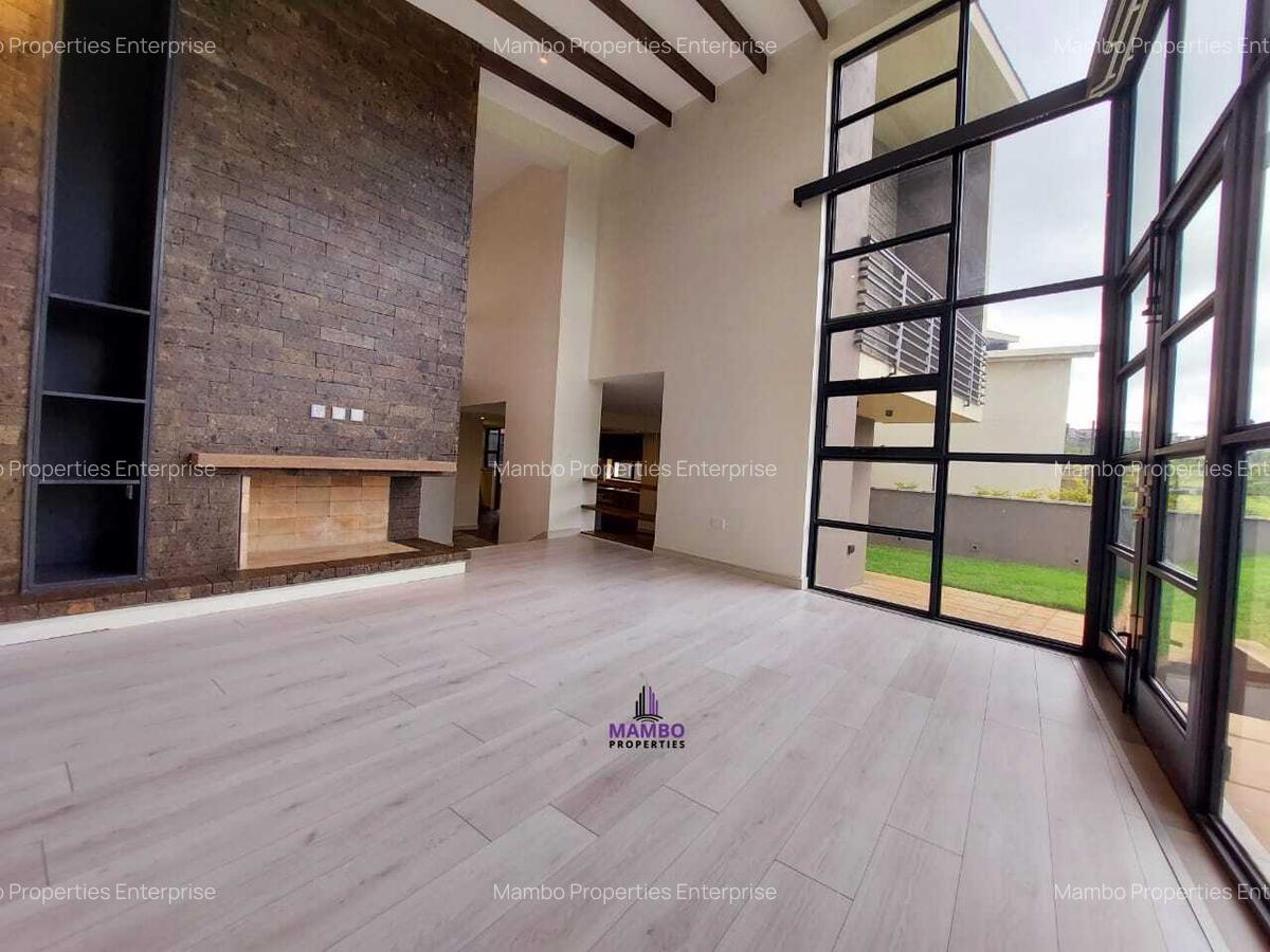 4 Bed Villa with En Suite at Redhill - 3