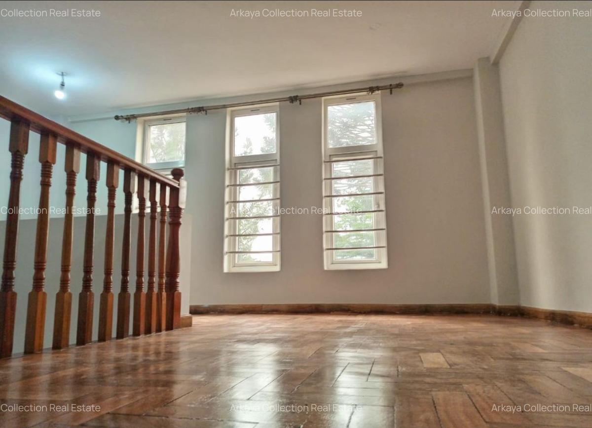 5 Bed Townhouse with En Suite in Lavington - 16