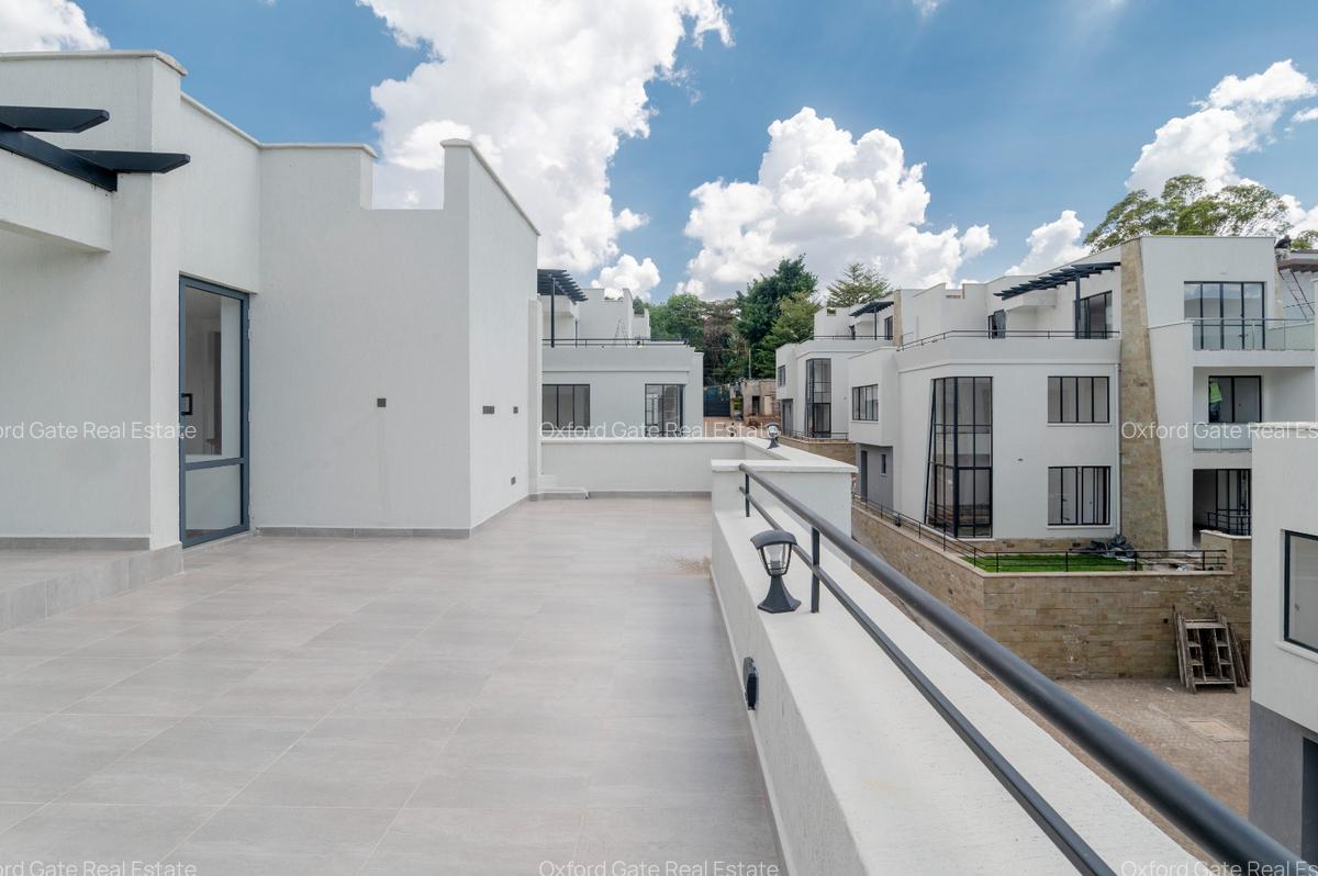 5 Bed Townhouse with En Suite at Lavington - 19