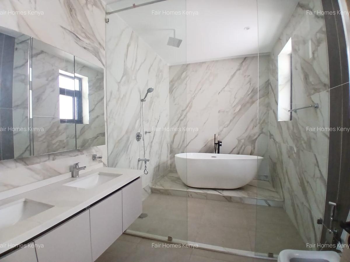 4 Bed Townhouse with En Suite at Lavington Green - 15