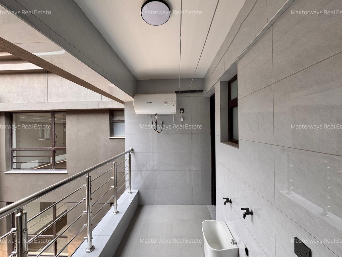 3 Bed Apartment with En Suite in Riverside - 16