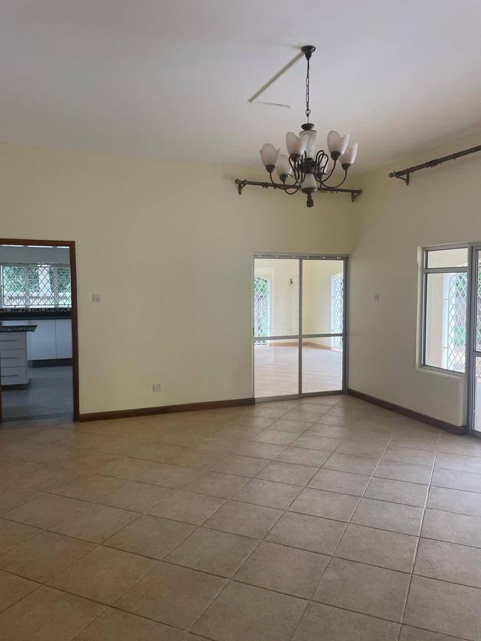 4 Bed House with En Suite in Runda - 15