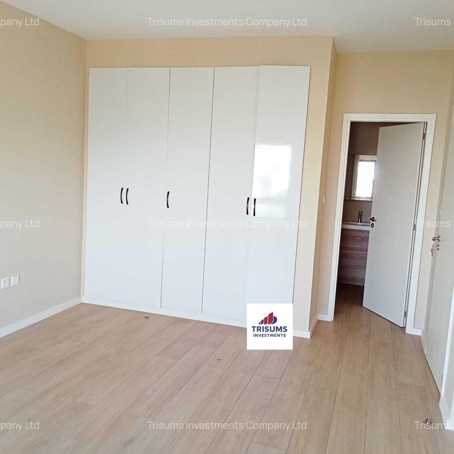 2 Bed Apartment with En Suite in Riverside - 5