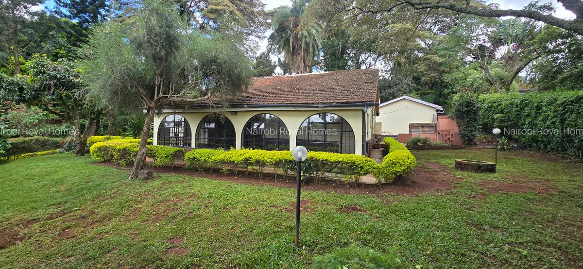 4 Bed House with En Suite at Loresho Road - 5