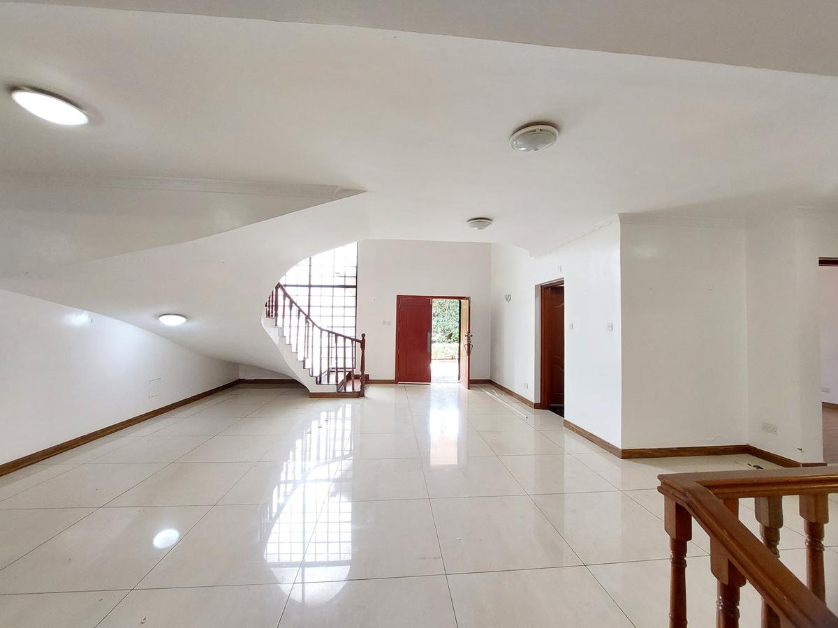 4 Bed House with En Suite in Runda - 3