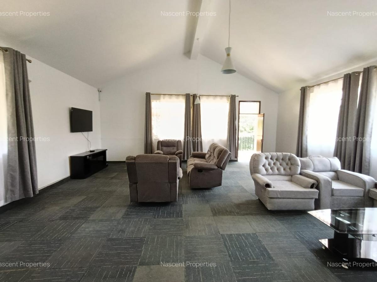 5 Bed House with En Suite in Nyari - 13