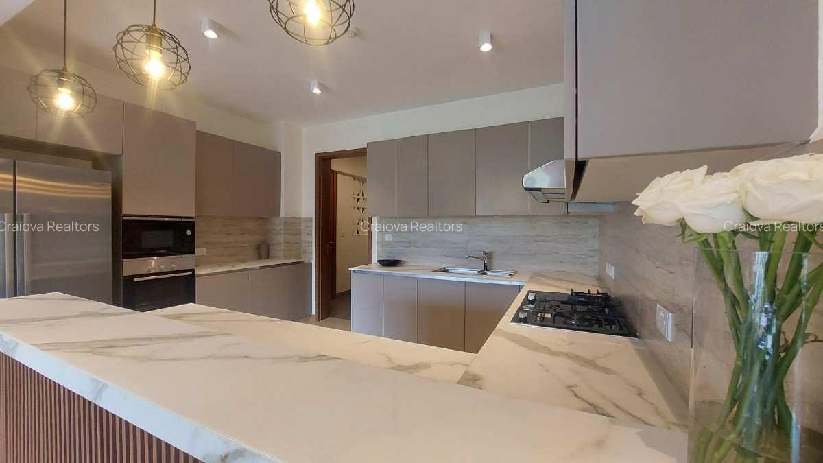 3 Bed Apartment with En Suite at Riverside Drive - 14