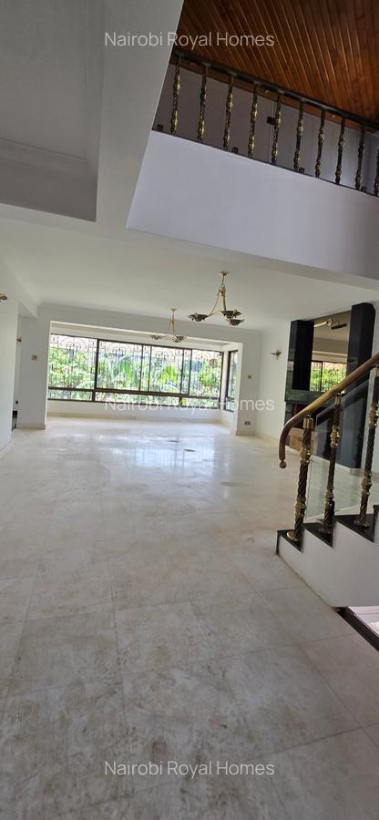 5 Bed House with En Suite at Off Un Avenue - 12