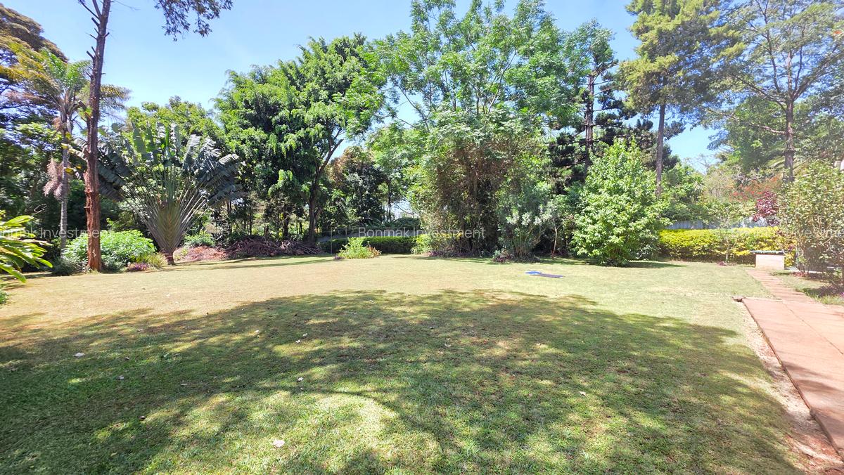 4 Bed House with En Suite at Old Runda - 17