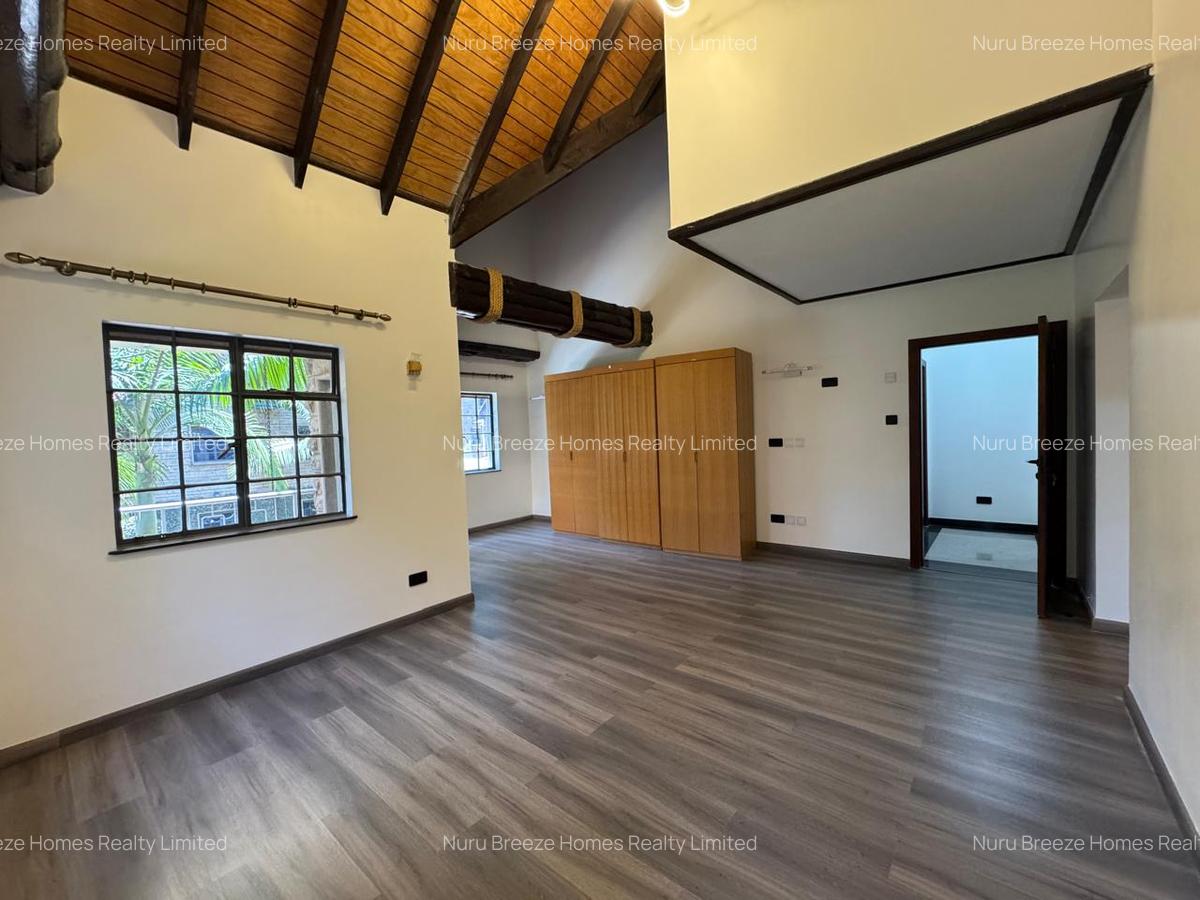 4 Bed Townhouse with En Suite in Lavington - 12