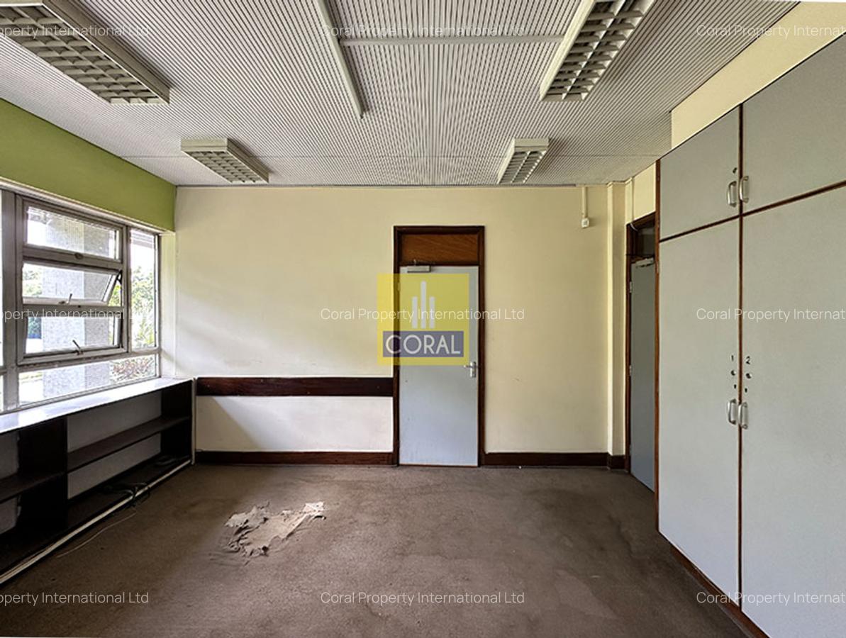 Office in Industrial Area - 6