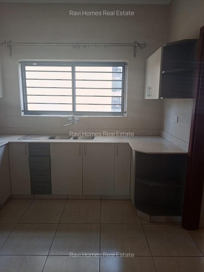 3 Bed Apartment with En Suite in Kilimani - 8
