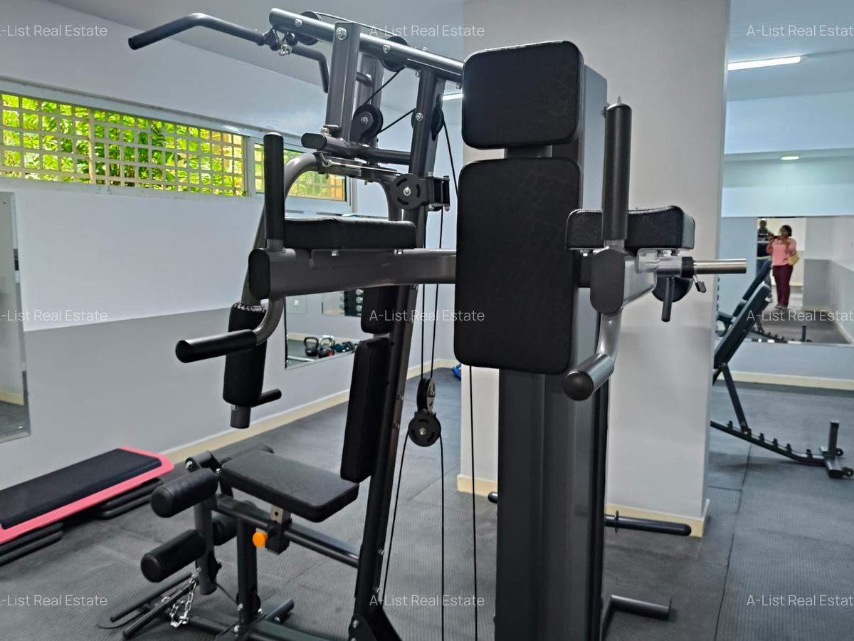 3 Bed Apartment with En Suite at Henred Road - 18