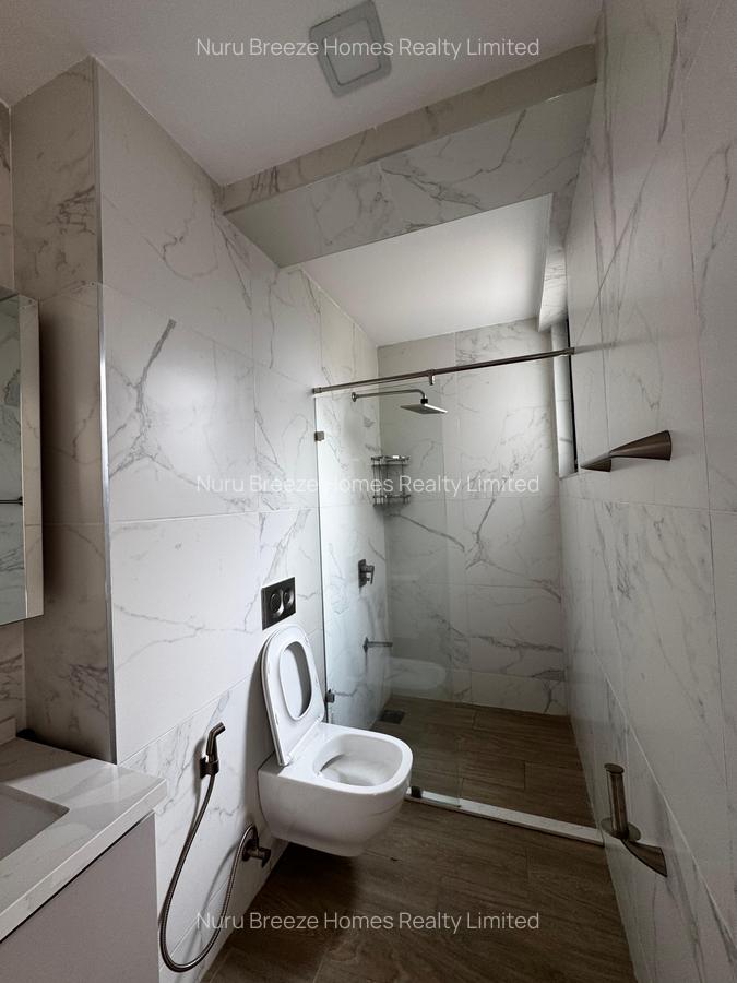 3 Bed Apartment with En Suite in Riverside - 6