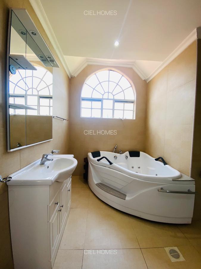 5 Bed Townhouse with En Suite in Kileleshwa - 19