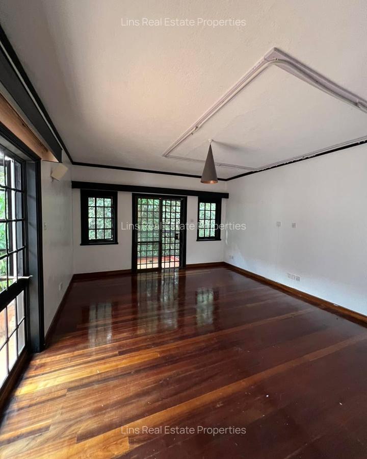 4 Bed Townhouse with En Suite in Riverside - 6