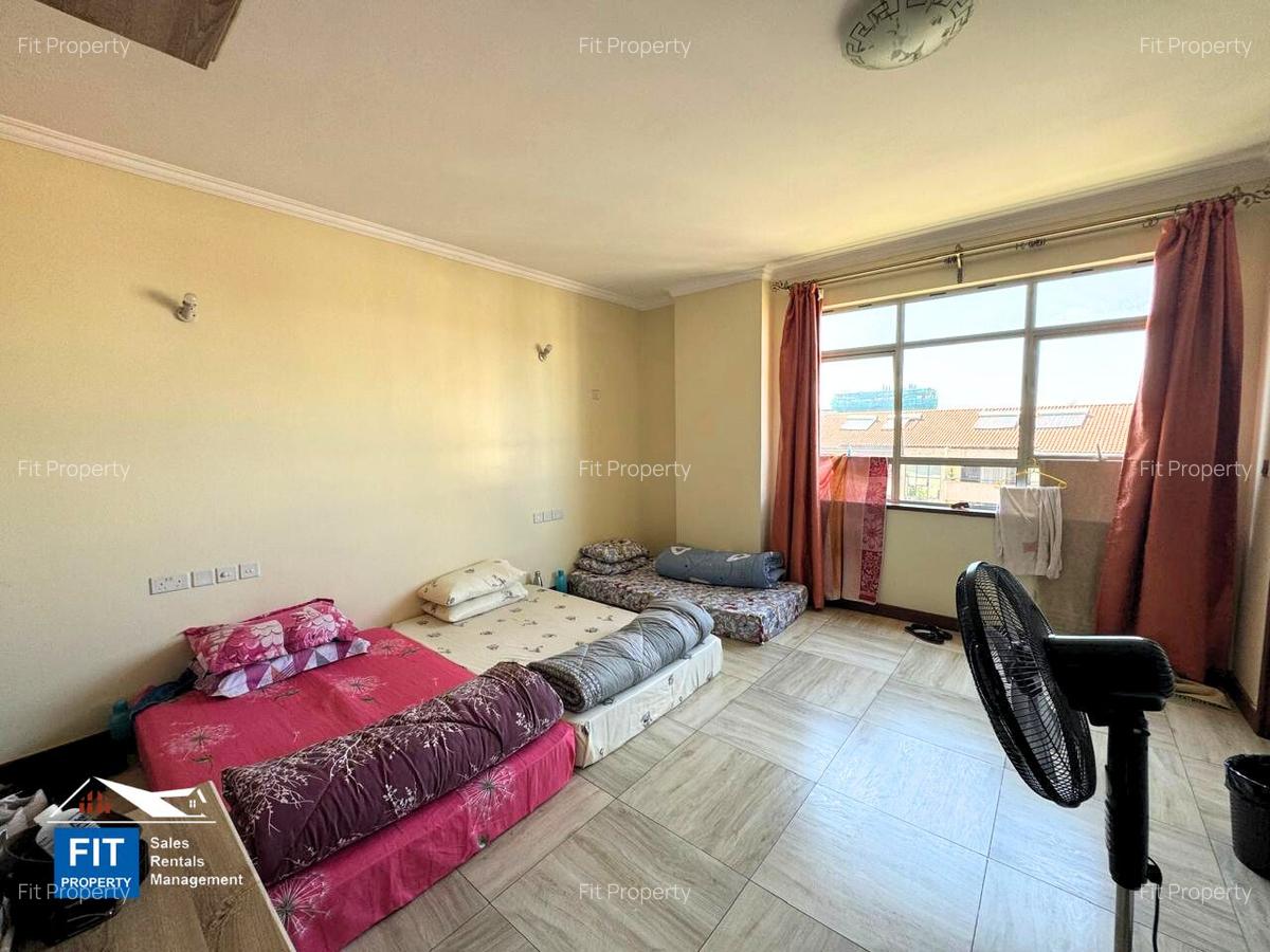 3 Bed Apartment with En Suite in Parklands - 12