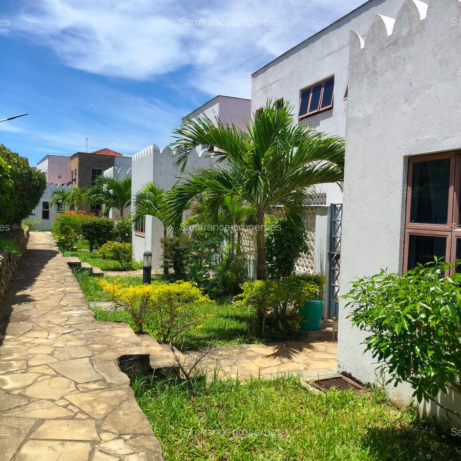 3 Bed Townhouse with En Suite at Sultan - 4